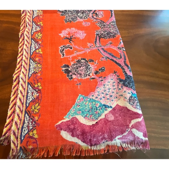 Oblong soft wool and silk colorful scarf - Picture 2 of 4